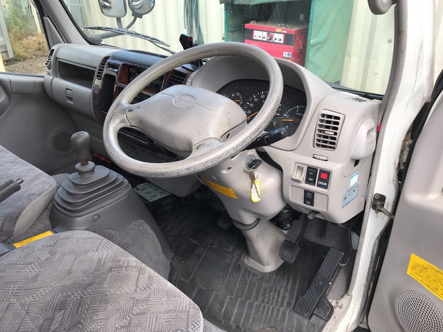 トヨタダイナアルミバン小型（2t・3t）[写真31]