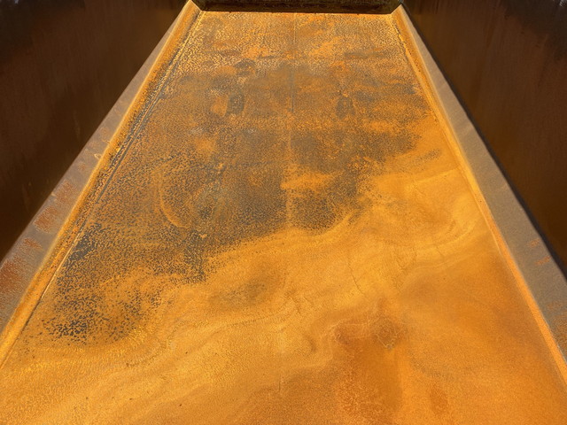 いすゞギガ深ダンプ（土砂禁ダンプ）大型（10t）[写真13]