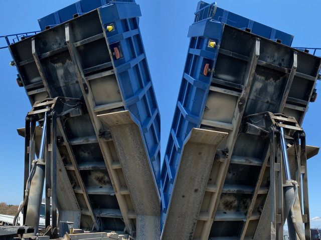 いすゞギガ深ダンプ（土砂禁ダンプ）大型（10t）[写真14]