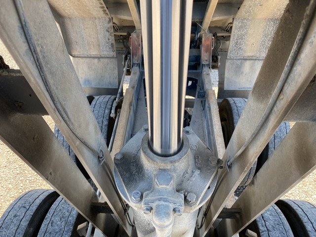 いすゞギガ深ダンプ（土砂禁ダンプ）大型（10t）[写真17]