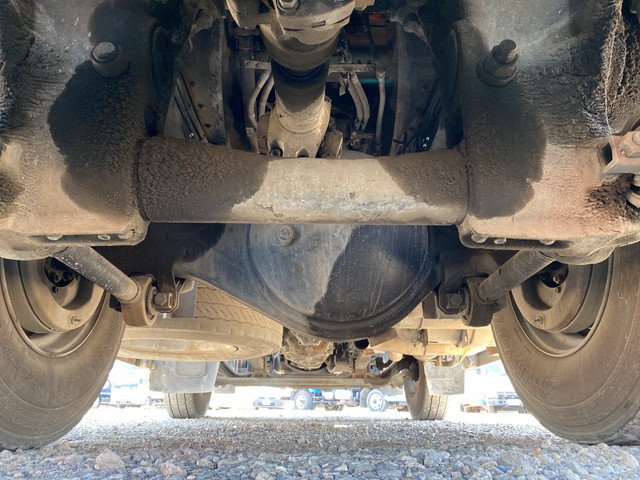 いすゞギガ深ダンプ（土砂禁ダンプ）大型（10t）[写真23]