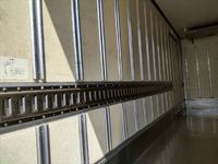 いすゞエルフ冷凍車（冷蔵車）小型（2t・3t）[写真14]