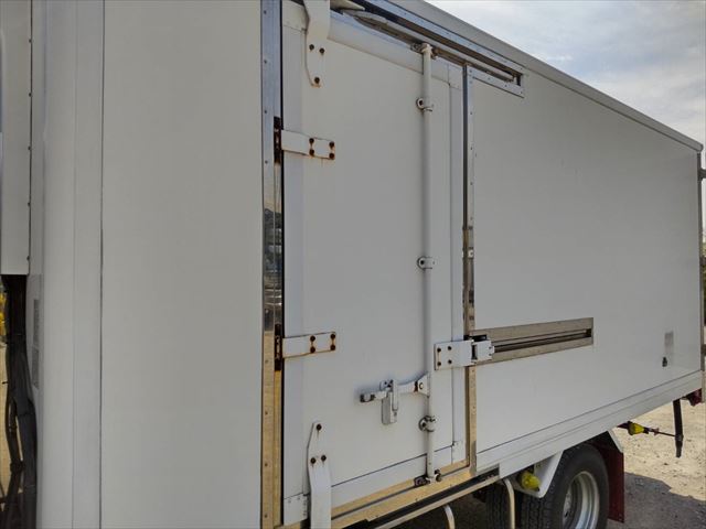 いすゞエルフ冷凍車（冷蔵車）小型（2t・3t）[写真20]