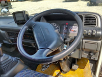 いすゞエルフ冷凍車（冷蔵車）小型（2t・3t）[写真23]