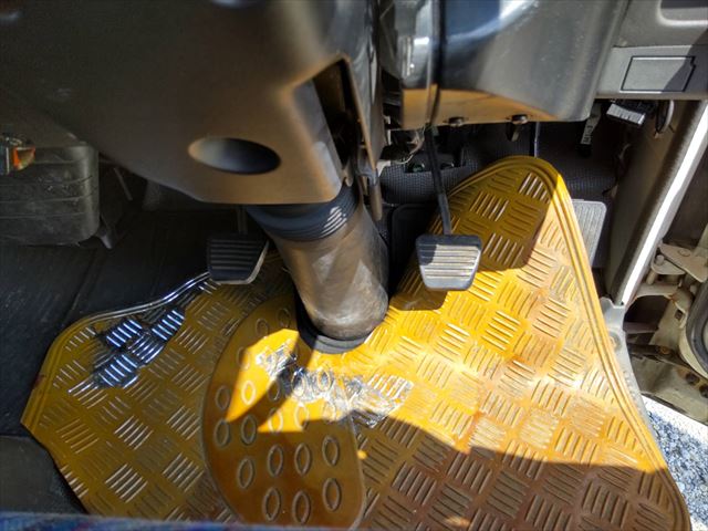 いすゞエルフ冷凍車（冷蔵車）小型（2t・3t）[写真24]