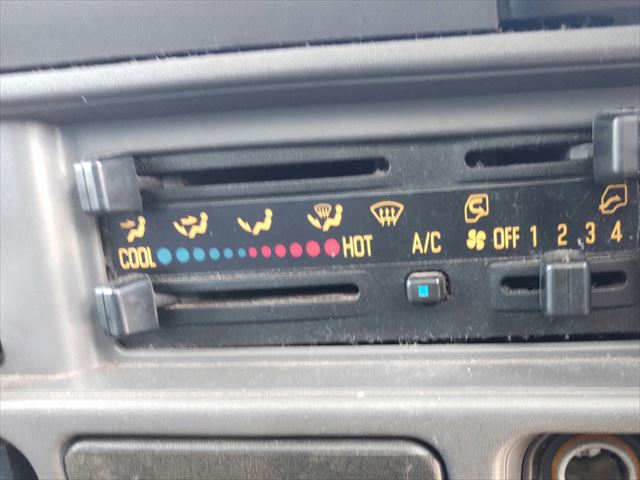 いすゞエルフ冷凍車（冷蔵車）小型（2t・3t）[写真28]