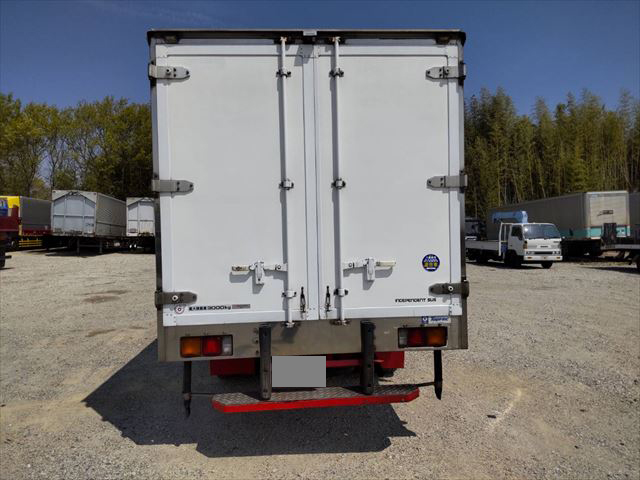 いすゞエルフ冷凍車（冷蔵車）小型（2t・3t）[写真06]