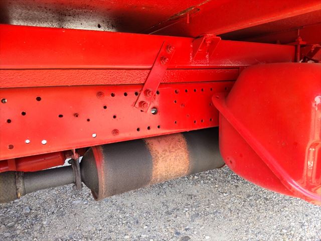 いすゞエルフ冷凍車（冷蔵車）小型（2t・3t）[写真09]