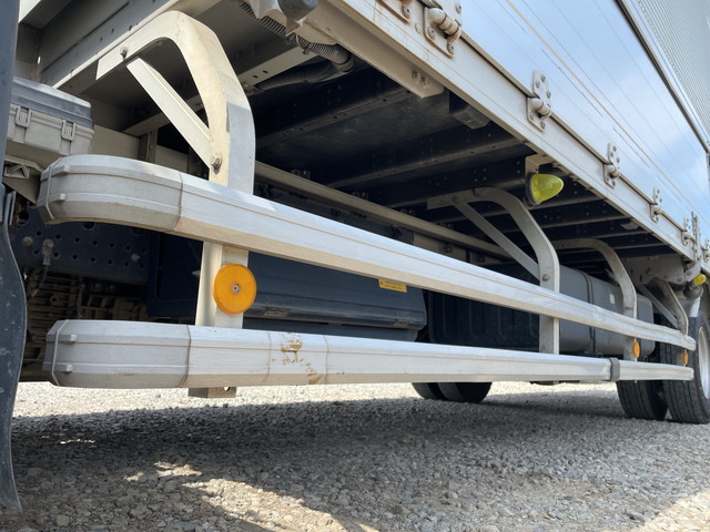 いすゞフォワードアルミウイング中型（4t）[写真16]