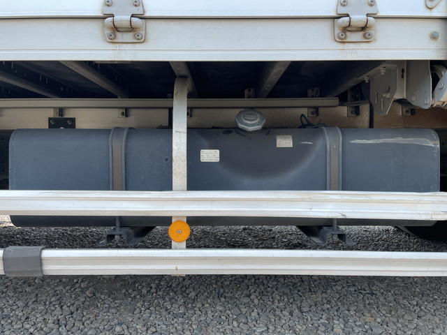 いすゞフォワードアルミウイング中型（4t）[写真17]