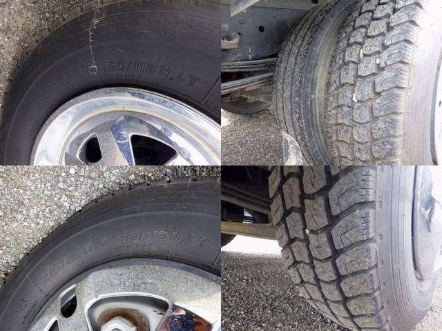 いすゞエルフ平ボディ小型（2t・3t）[写真17]