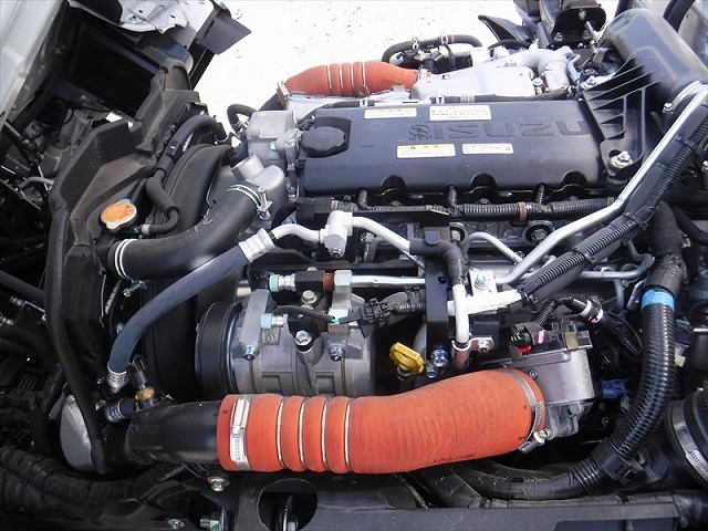 いすゞエルフ冷凍車（冷蔵車）小型（2t・3t）[写真21]