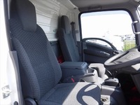 いすゞエルフ冷凍車（冷蔵車）小型（2t・3t）[写真24]