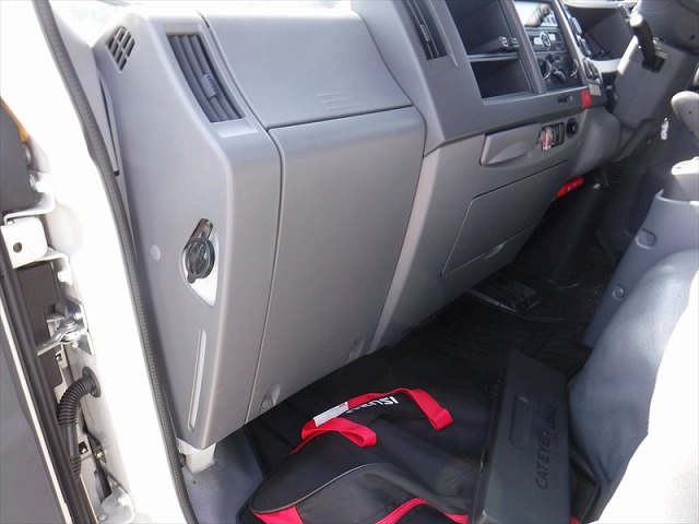 いすゞエルフ冷凍車（冷蔵車）小型（2t・3t）[写真25]