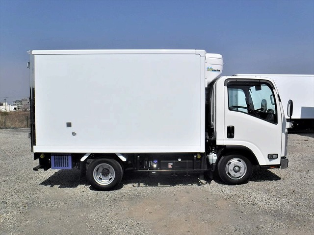 いすゞエルフ冷凍車（冷蔵車）小型（2t・3t）[写真09]