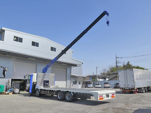 いすゞギガセルフクレーン4段大型（10t）[写真05]