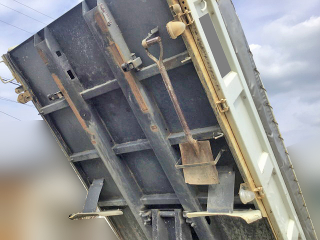 三菱ふそうキャンターダンプ小型（2t・3t）[写真09]