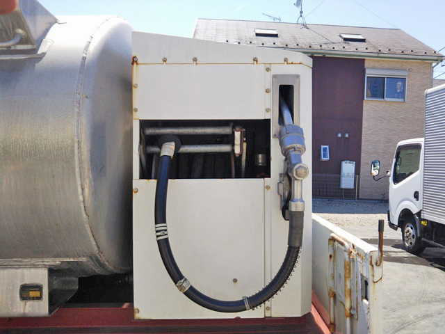 三菱ふそうキャンタータンク車（タンクローリー）小型（2t・3t）[写真14]