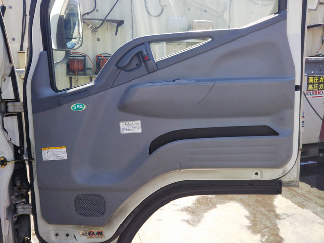 三菱ふそうキャンタータンク車（タンクローリー）小型（2t・3t）[写真31]