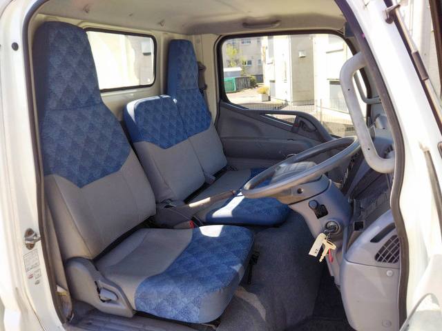 三菱ふそうキャンタータンク車（タンクローリー）小型（2t・3t）[写真32]