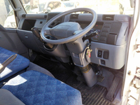 三菱ふそうキャンタータンク車（タンクローリー）小型（2t・3t）[写真33]