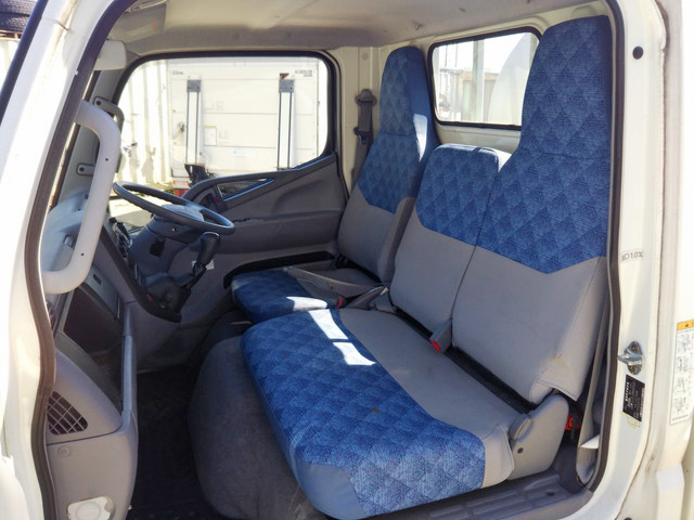 三菱ふそうキャンタータンク車（タンクローリー）小型（2t・3t）[写真34]