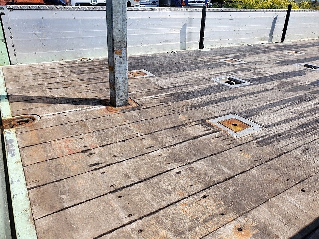 いすゞギガアルミブロック大型（10t）[写真08]