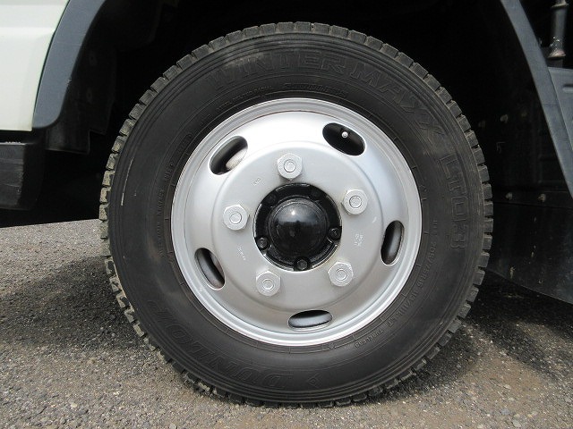 三菱ふそうキャンター平ボディ小型（2t・3t）[写真17]