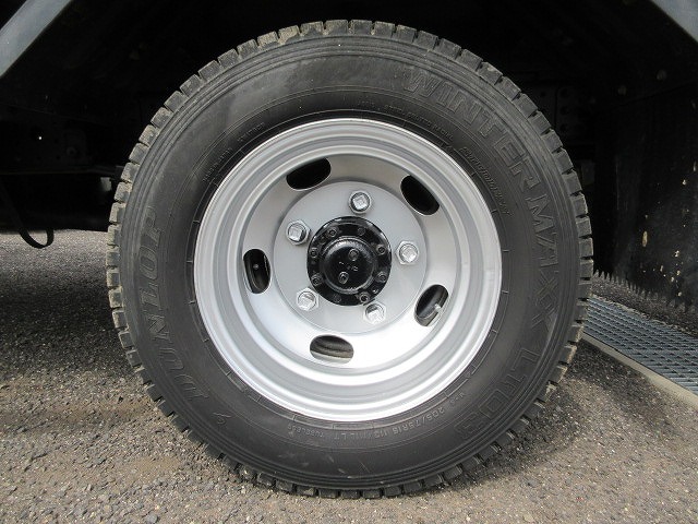 三菱ふそうキャンター平ボディ小型（2t・3t）[写真18]