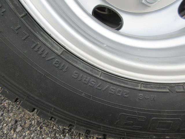 三菱ふそうキャンター平ボディ小型（2t・3t）[写真21]