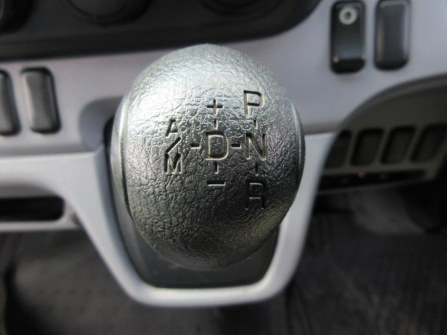 三菱ふそうキャンター平ボディ小型（2t・3t）[写真25]