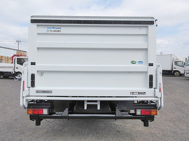 三菱ふそうキャンター平ボディ小型（2t・3t）[写真04]