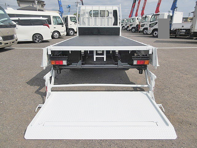 三菱ふそうキャンター平ボディ小型（2t・3t）[写真06]