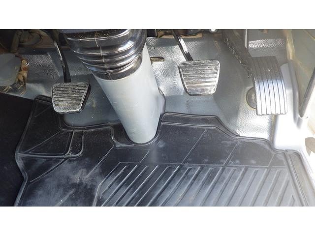 三菱ふそうキャンターダンプ小型（2t・3t）[写真28]