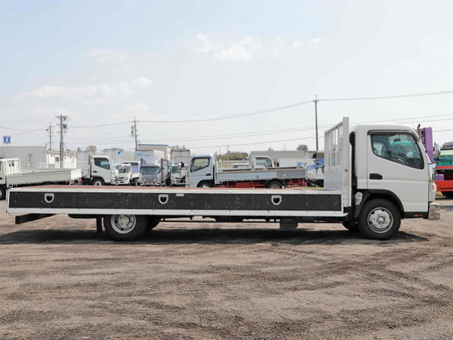 三菱ふそうキャンター平ボディ小型（2t・3t）[写真08]