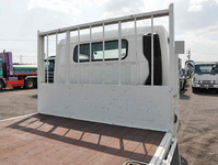 三菱ふそうキャンター平ボディ小型（2t・3t）[写真09]