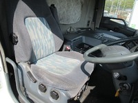 三菱ふそうスーパーグレートアルミウイング大型（10t）[写真10]