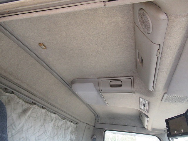 三菱ふそうスーパーグレートアルミウイング大型（10t）[写真11]