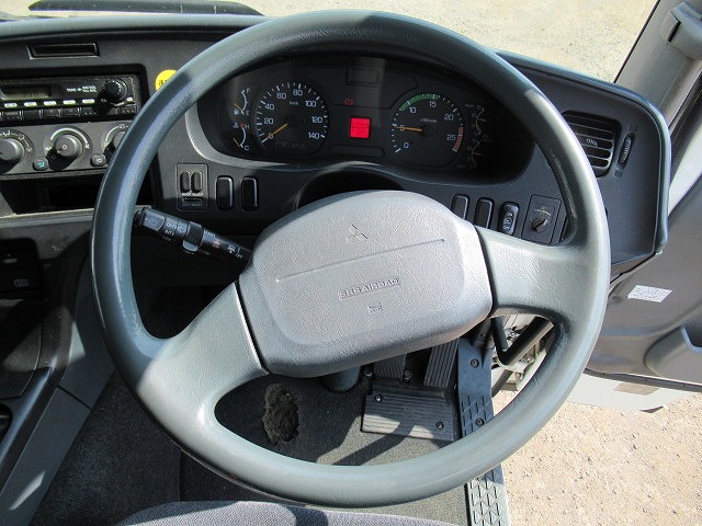 三菱ふそうスーパーグレートアルミウイング大型（10t）[写真14]