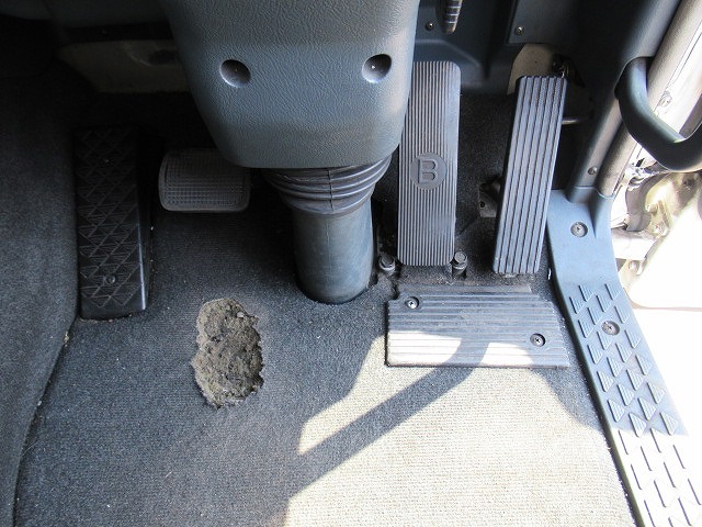 三菱ふそうスーパーグレートアルミウイング大型（10t）[写真17]