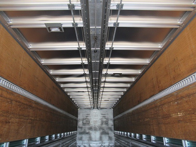 三菱ふそうスーパーグレートアルミウイング大型（10t）[写真32]