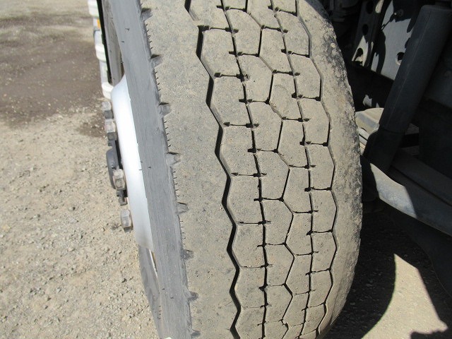 三菱ふそうスーパーグレートアルミウイング大型（10t）[写真38]