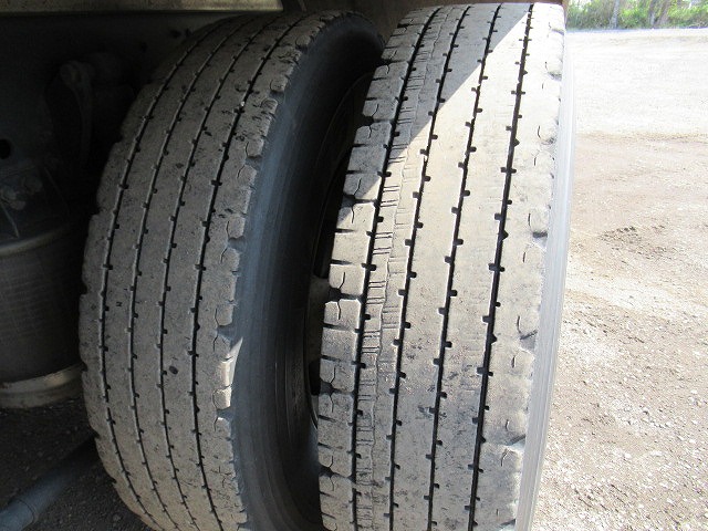 三菱ふそうスーパーグレートアルミウイング大型（10t）[写真40]