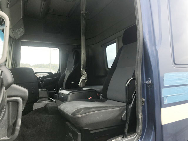 日野プロフィアトレーラーヘッド（トラクターヘッド）大型（10t）[写真28]