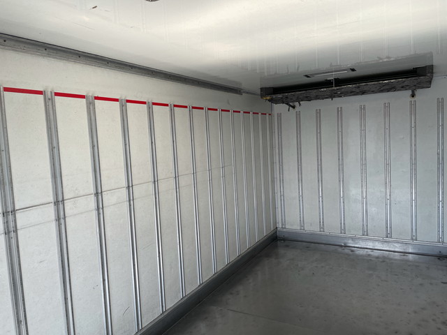 いすゞエルフ冷凍車（冷蔵車）小型（2t・3t）[写真11]