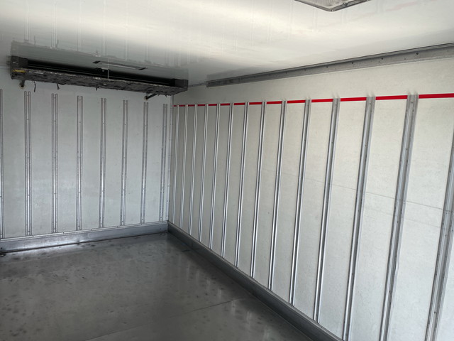 いすゞエルフ冷凍車（冷蔵車）小型（2t・3t）[写真12]