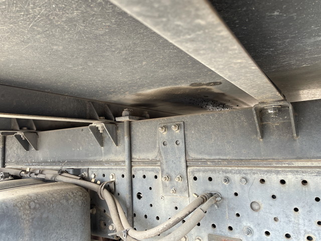 いすゞエルフ冷凍車（冷蔵車）小型（2t・3t）[写真20]