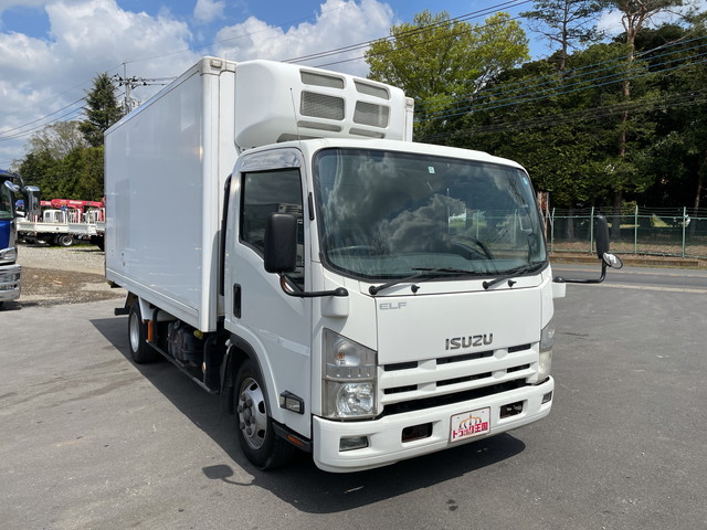 いすゞエルフ冷凍車（冷蔵車）小型（2t・3t）[写真03]