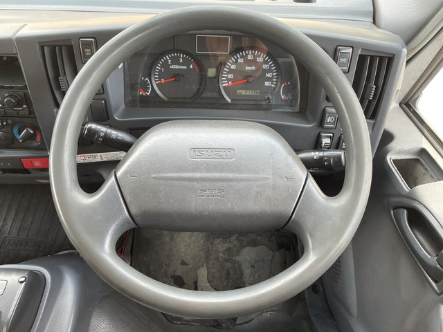 いすゞエルフ冷凍車（冷蔵車）小型（2t・3t）[写真38]