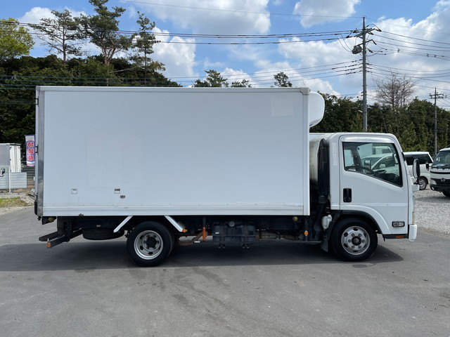 いすゞエルフ冷凍車（冷蔵車）小型（2t・3t）[写真06]